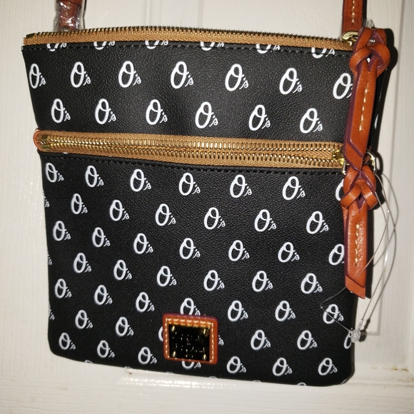Dooney&Burke canvas crossbody bag - Picture 10 of 12